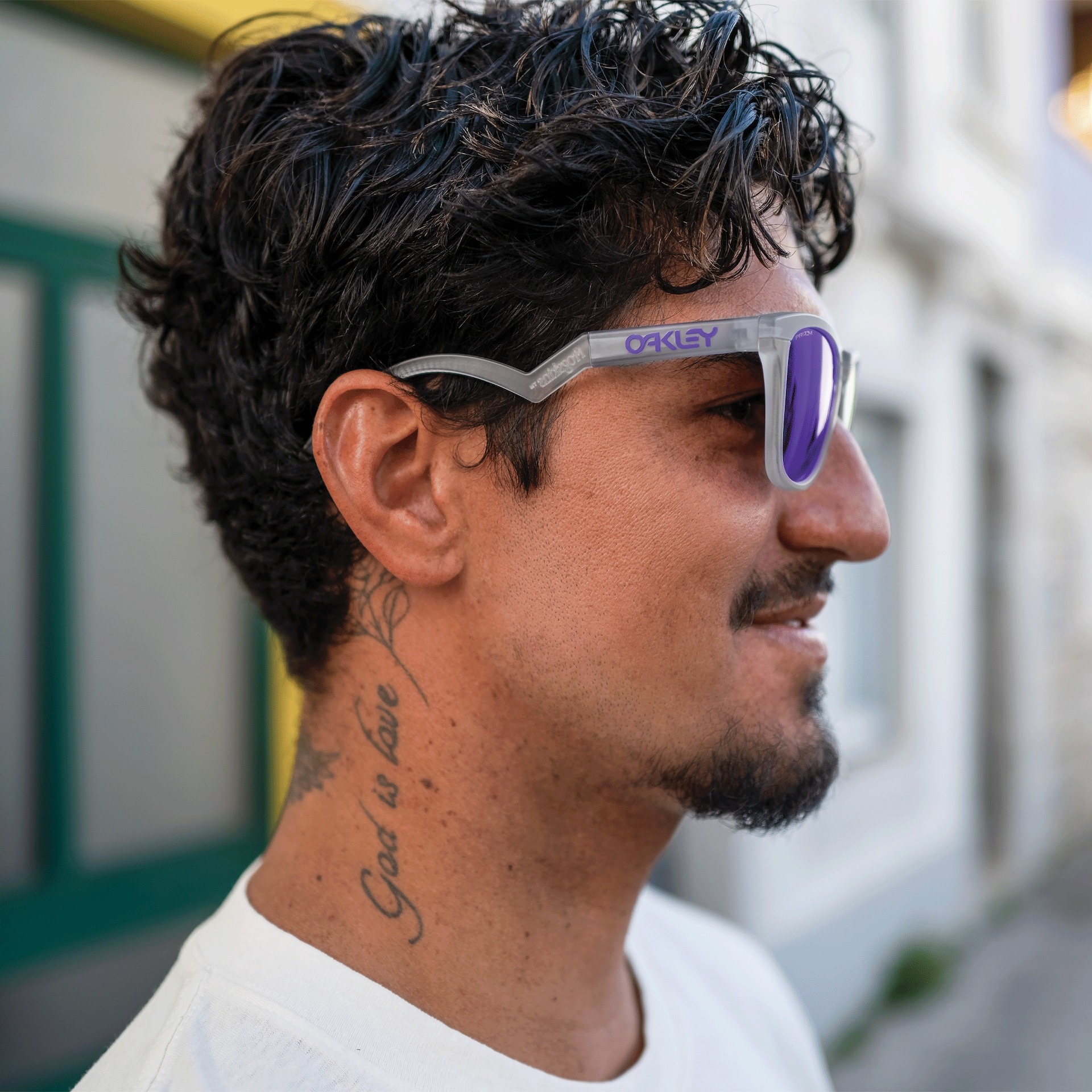 オークリー Frogskins Hybrid