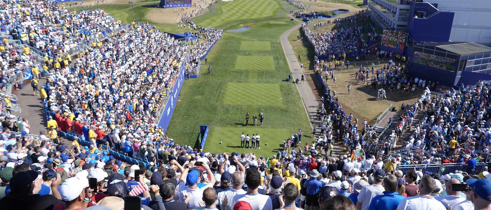 ライダーカップ2023の大観衆（ローマ）